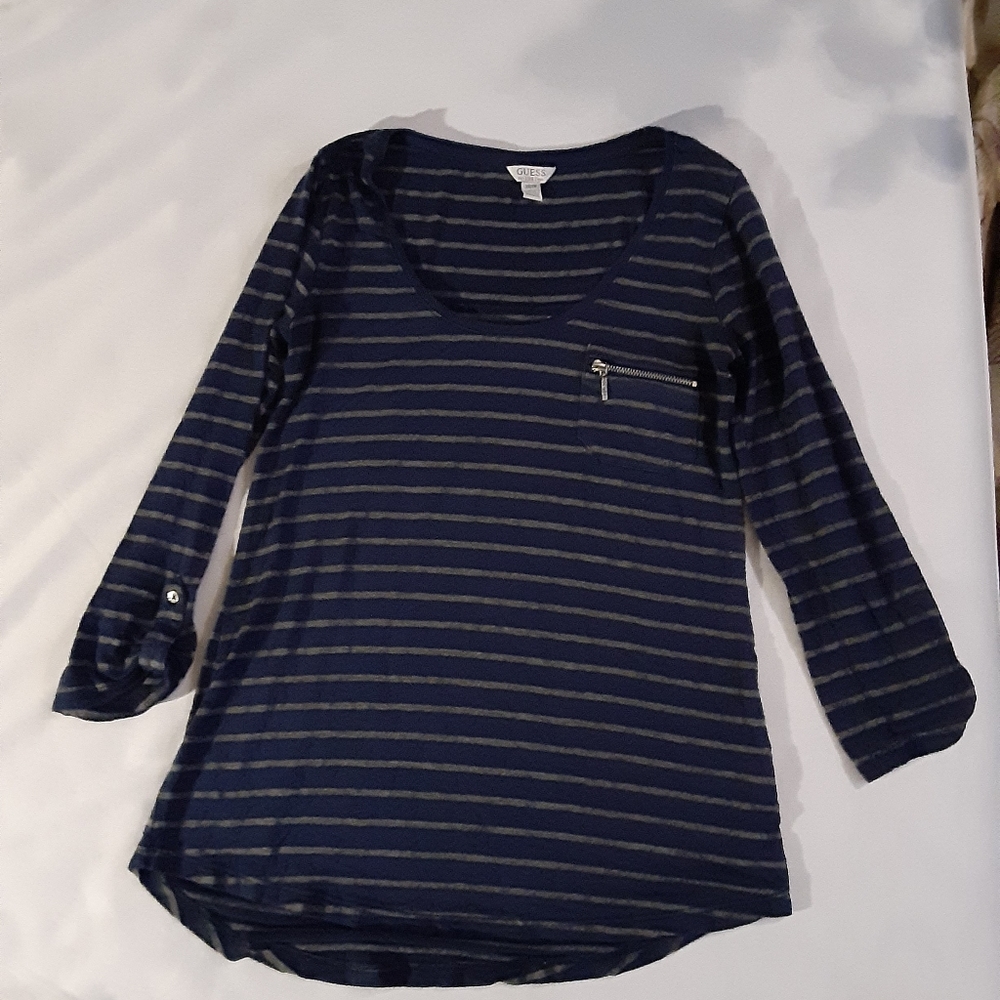 Guess women's top